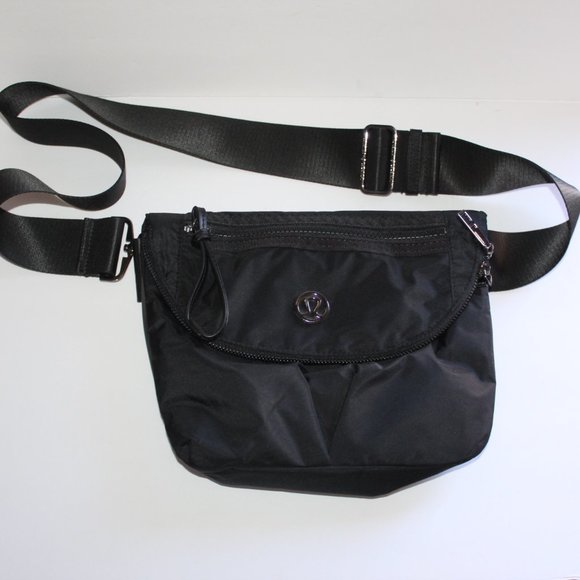 lululemon black crossbody bag